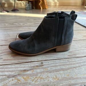 Dolce Vita Women's Gray Ankle Boots size 8